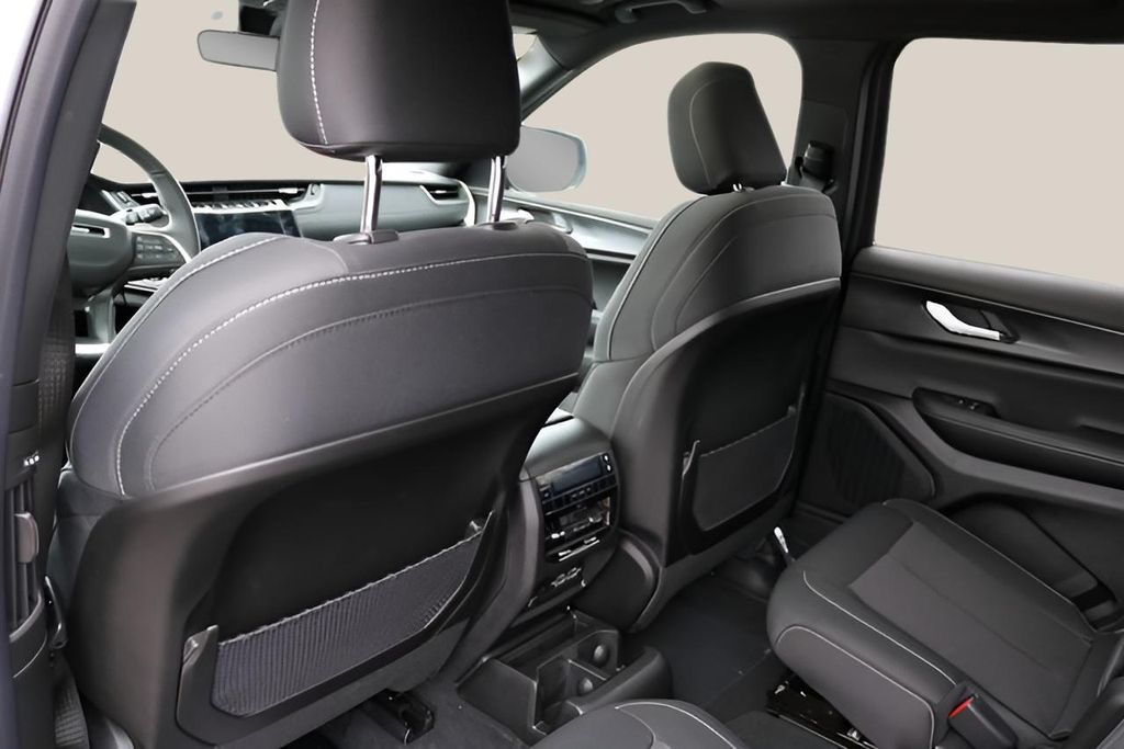 New Car 2025 Jeep Grand Cherokee L  Laredo For Sale Under $35,000 In Austin, Texas