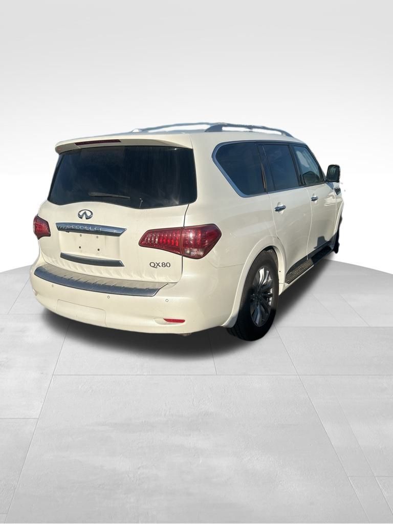 2016 Infiniti QX80 Base photo 2