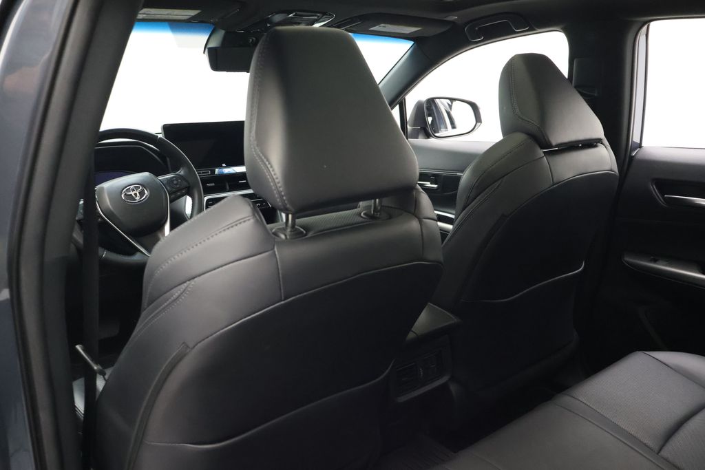Thumbnail: 2023 Toyota Venza - 20