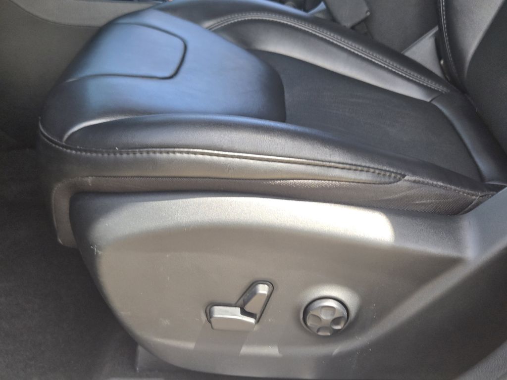 used 2020 Jeep Cherokee car, priced at $19,492