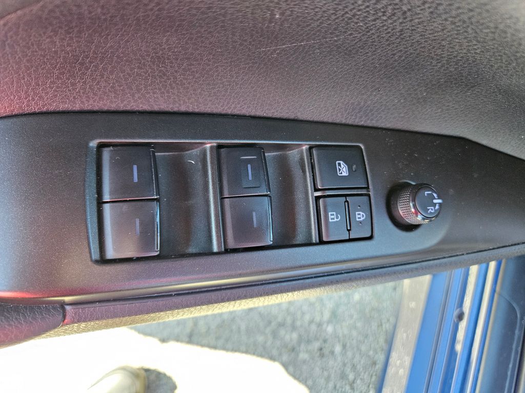 Thumbnail: 2023 Toyota Camry - 17