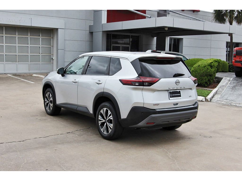 2022 Nissan Rogue SV - 2