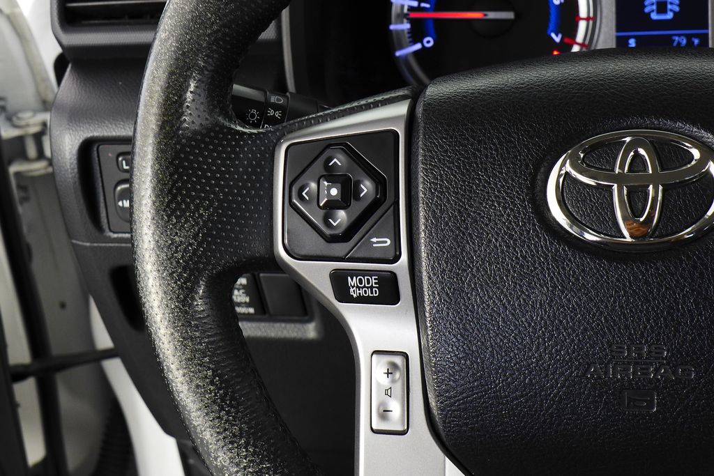 Thumbnail: 2015 Toyota 4Runner - 28