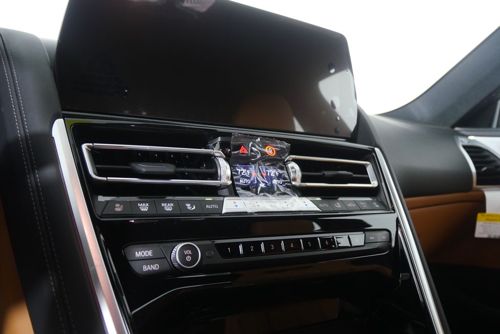 Thumbnail: 2026 BMW 8 Series - 21