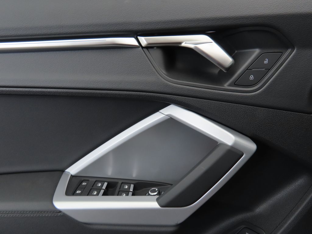 Thumbnail: 2025 Audi Q3 - 24