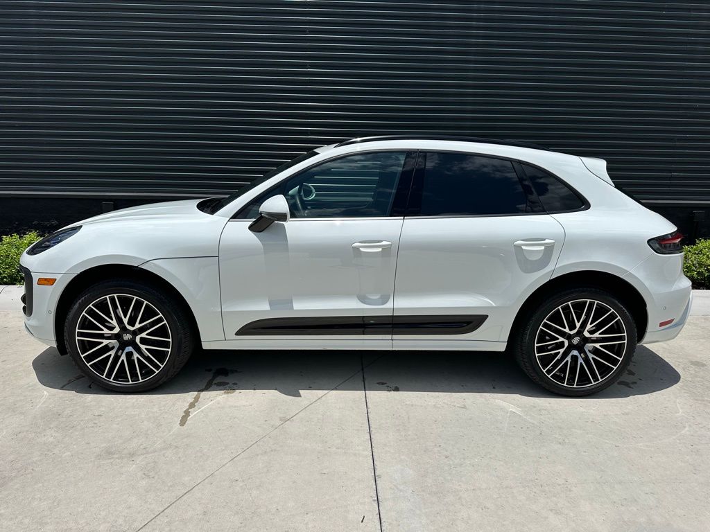 2025 Porsche Macan  2