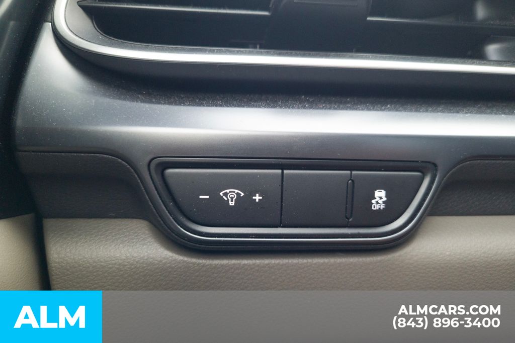 Used 2025 White Kia LXS image 35