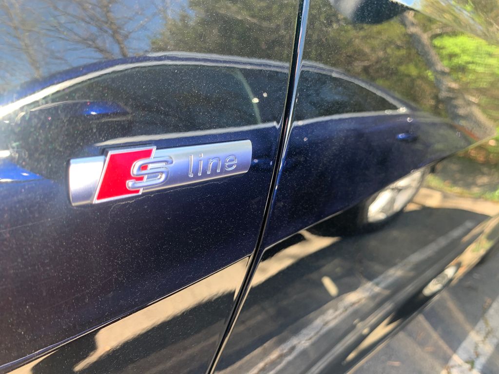 Thumbnail: 2023 Audi Q8 - 6