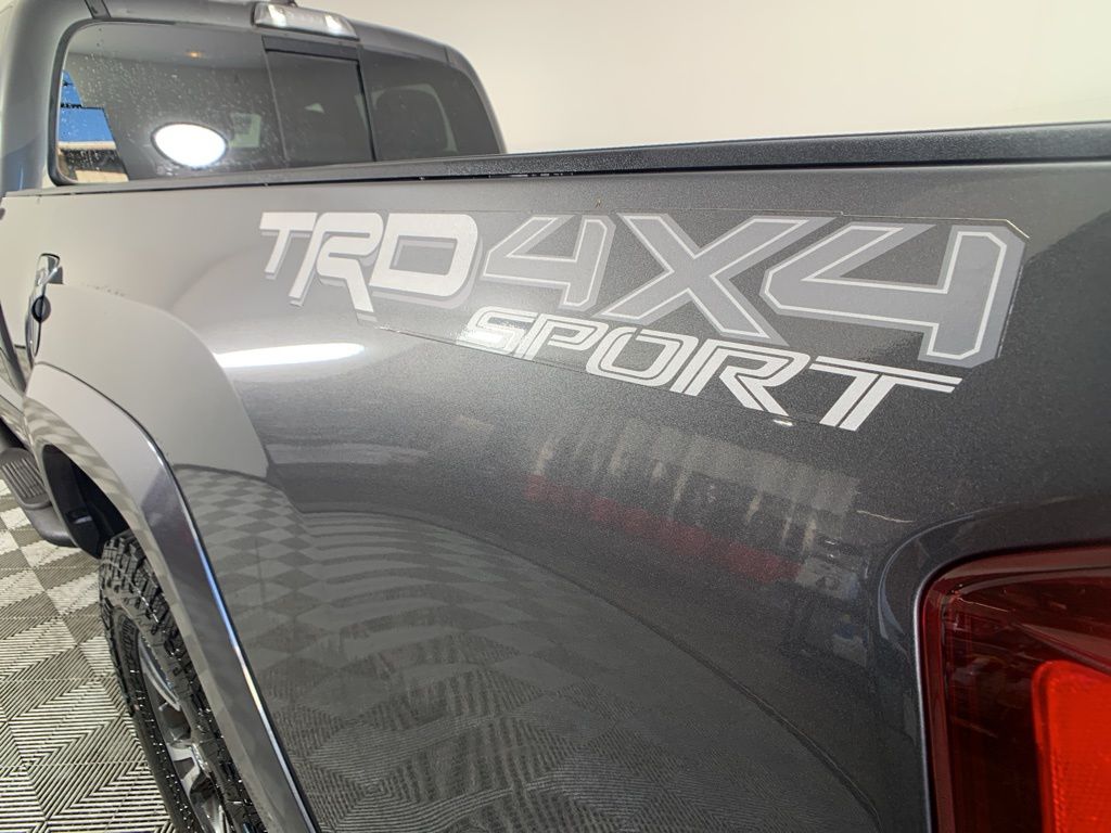 2019 Toyota Tacoma TRD Sport 12