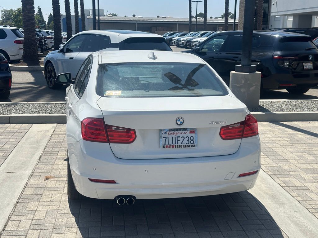 Thumbnail: 2015 BMW 3 Series - 3
