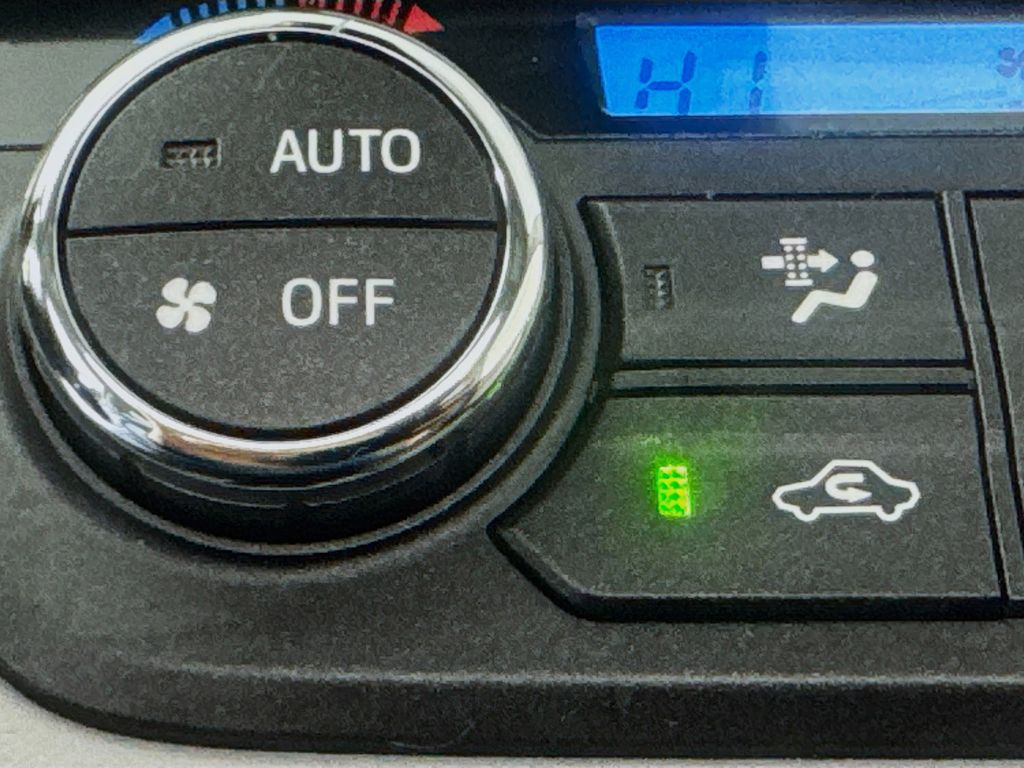 Used Car 2018 Toyota Rav4  For Sale Under $25,000 In Austin, Texas