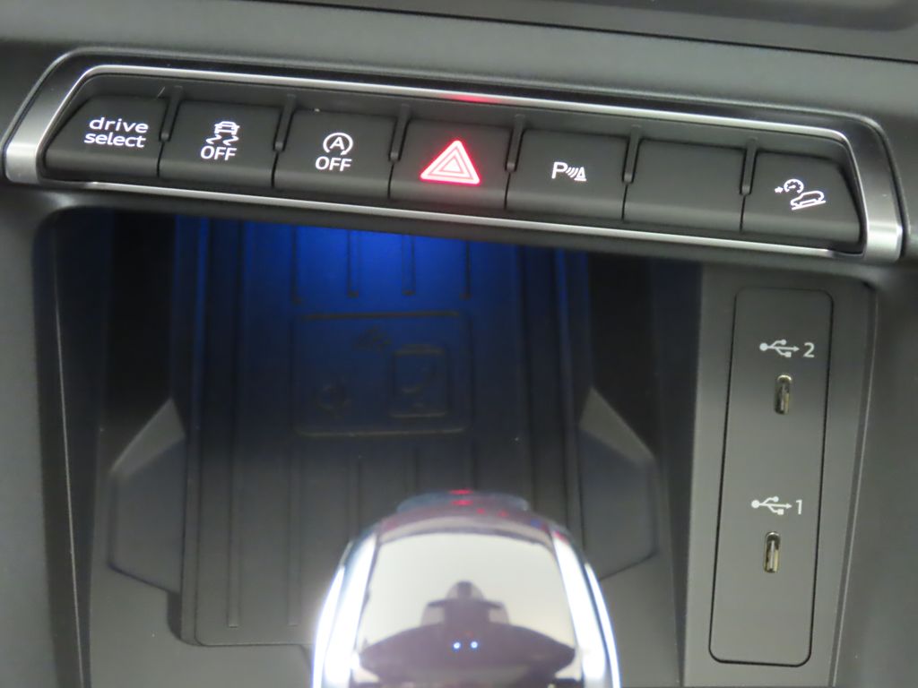 Thumbnail: 2025 Audi Q3 - 23