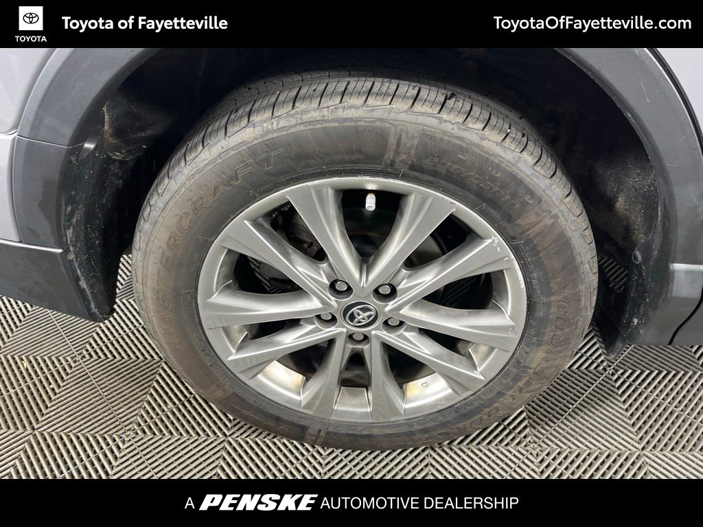 Thumbnail: 2016 Toyota RAV4 - 13