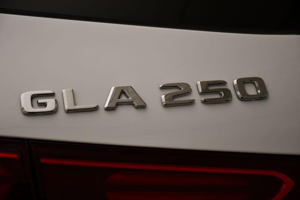 Thumbnail: 2026 Mercedes-Benz GLA - 9