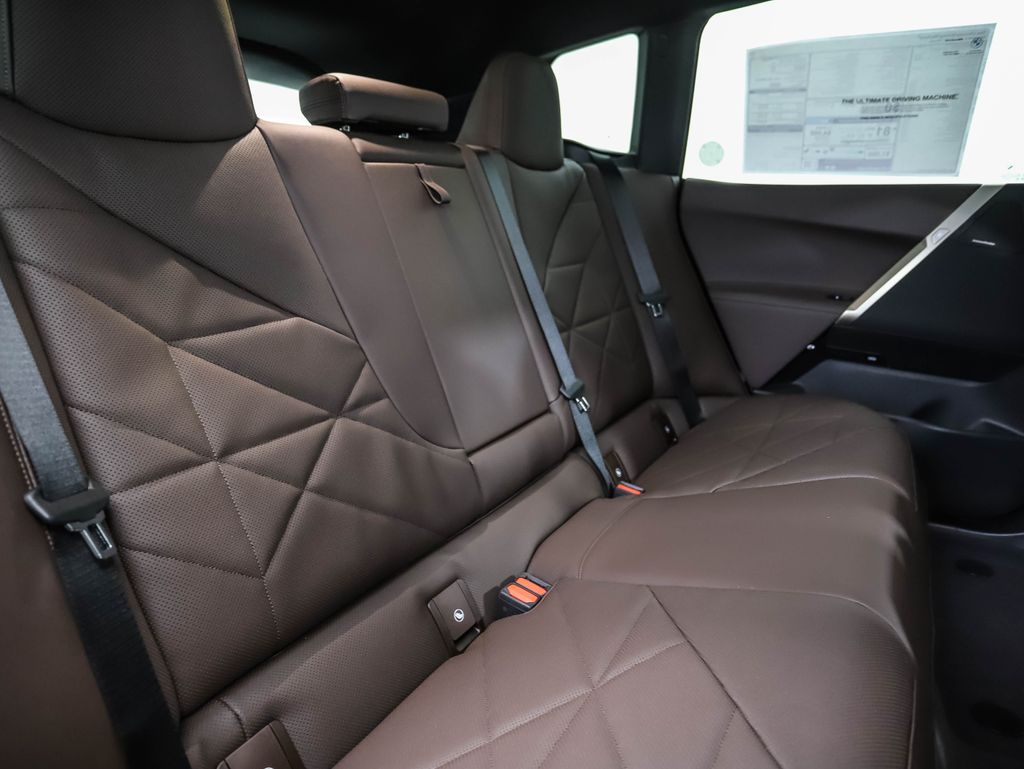 2025 BMW iX xDrive50 26