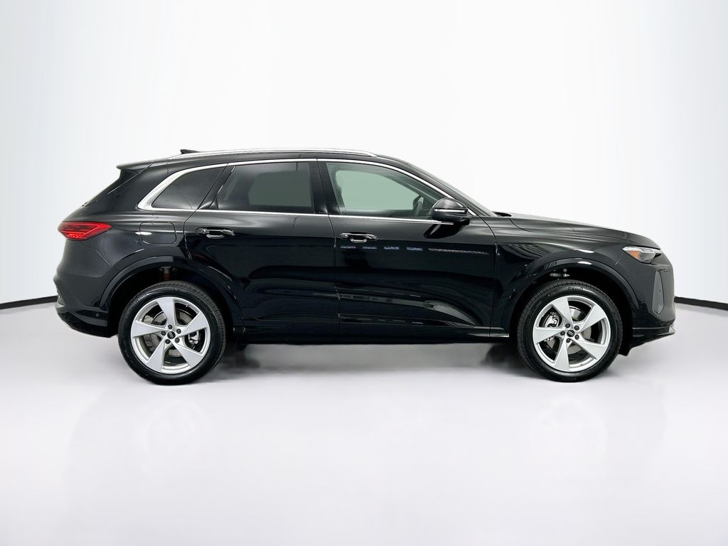 Thumbnail: 2025 Audi Q5 - 4