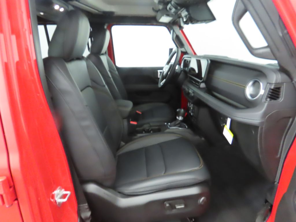 2025 Jeep Wrangler Sahara 4xe 23