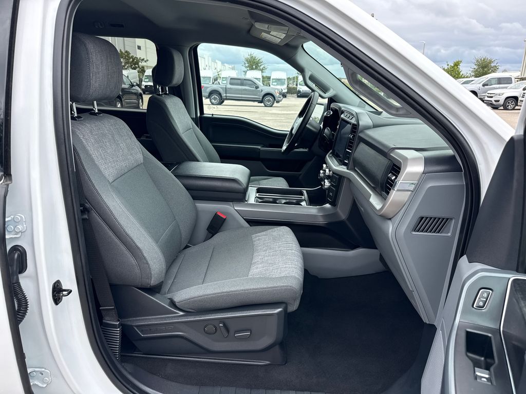 2023 Oxford White Ford F-150 XLT RWD Truck