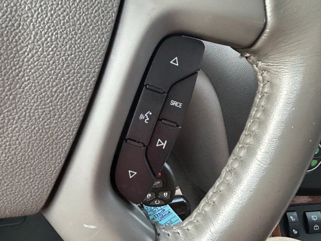 Thumbnail: 2008 Buick Enclave - 21