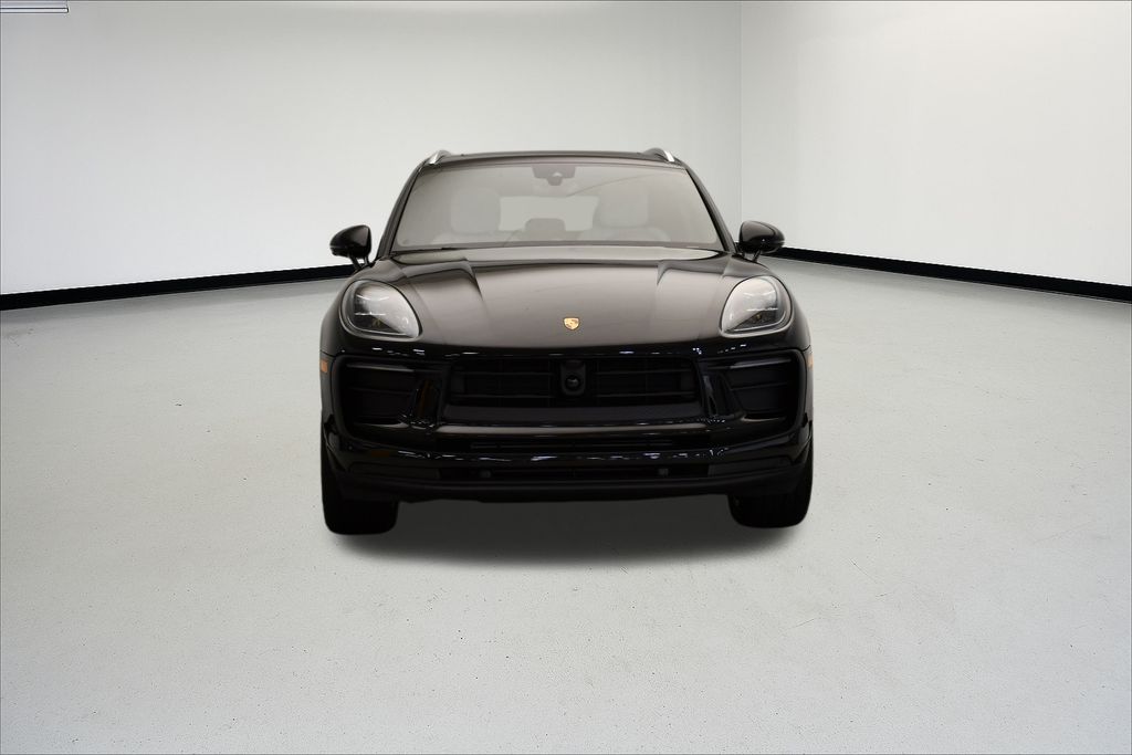 Thumbnail: 2026 Porsche Macan - 10