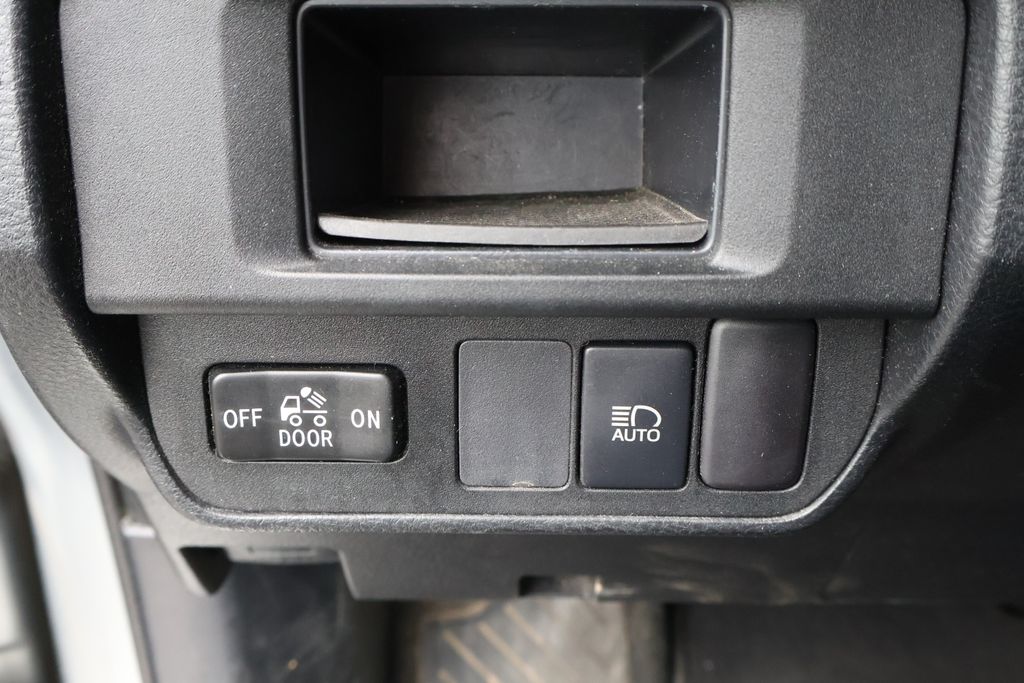 2019 Toyota Tacoma SR 18