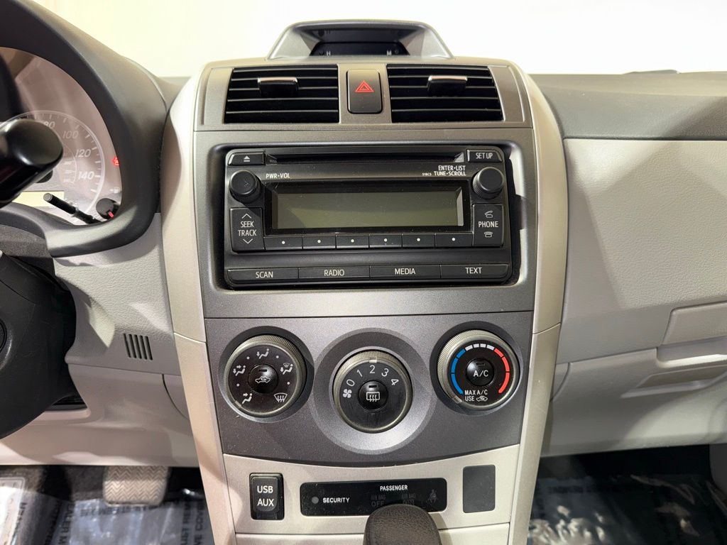 Thumbnail: 2012 Toyota Corolla - 23