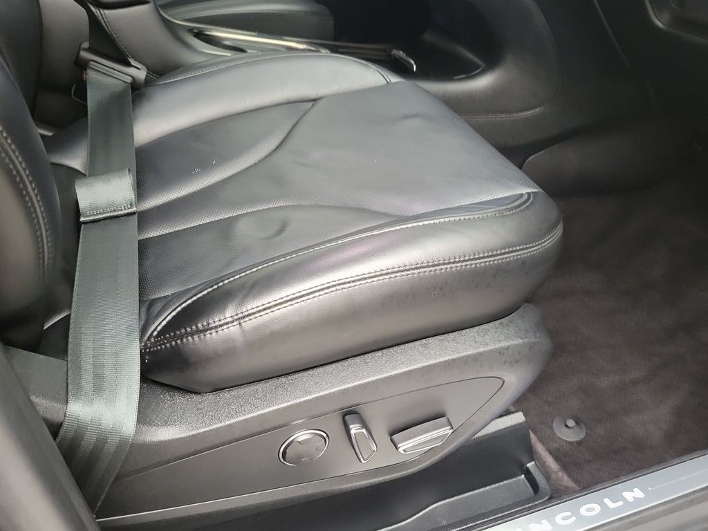 Thumbnail: 2019 Lincoln MKC - 13
