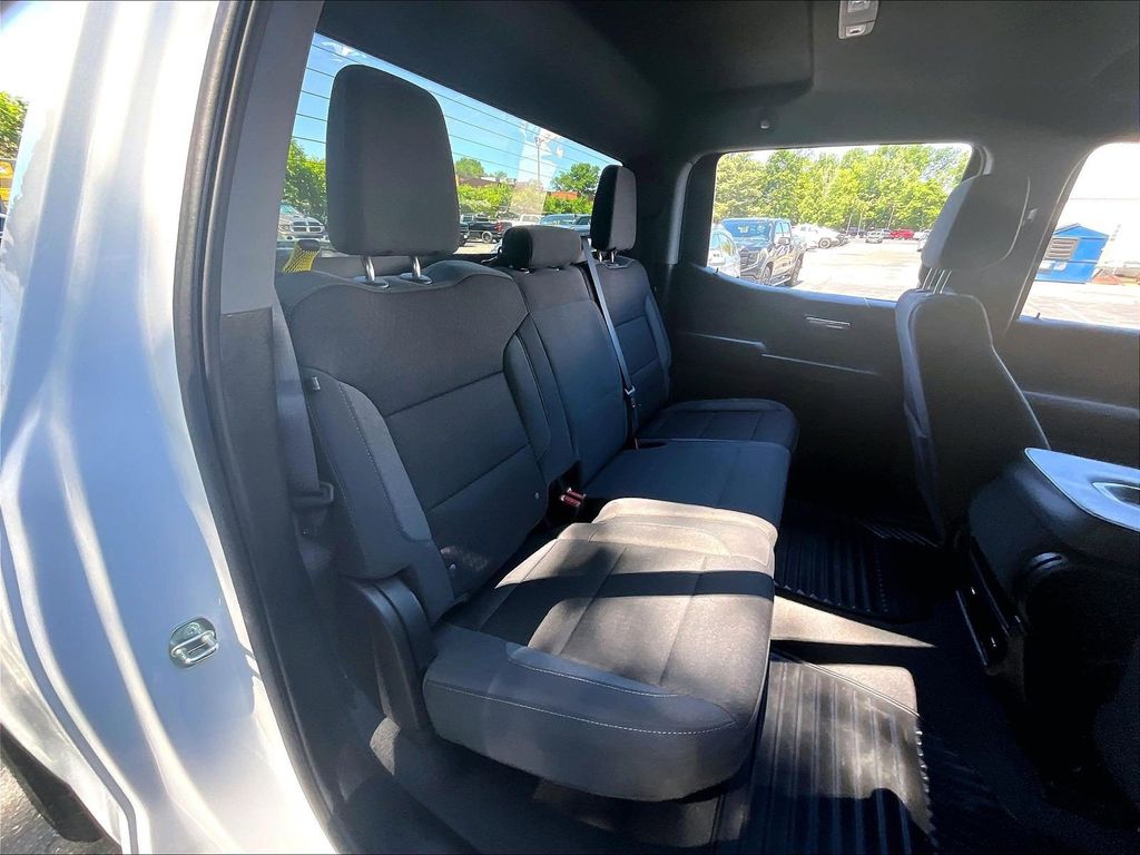 2023 Chevrolet Silverado 1500 — photo 15