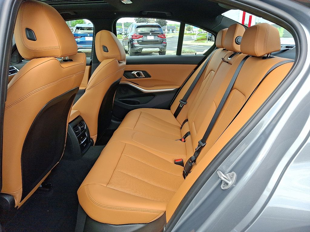 Thumbnail: 2025 BMW 3 Series - 5