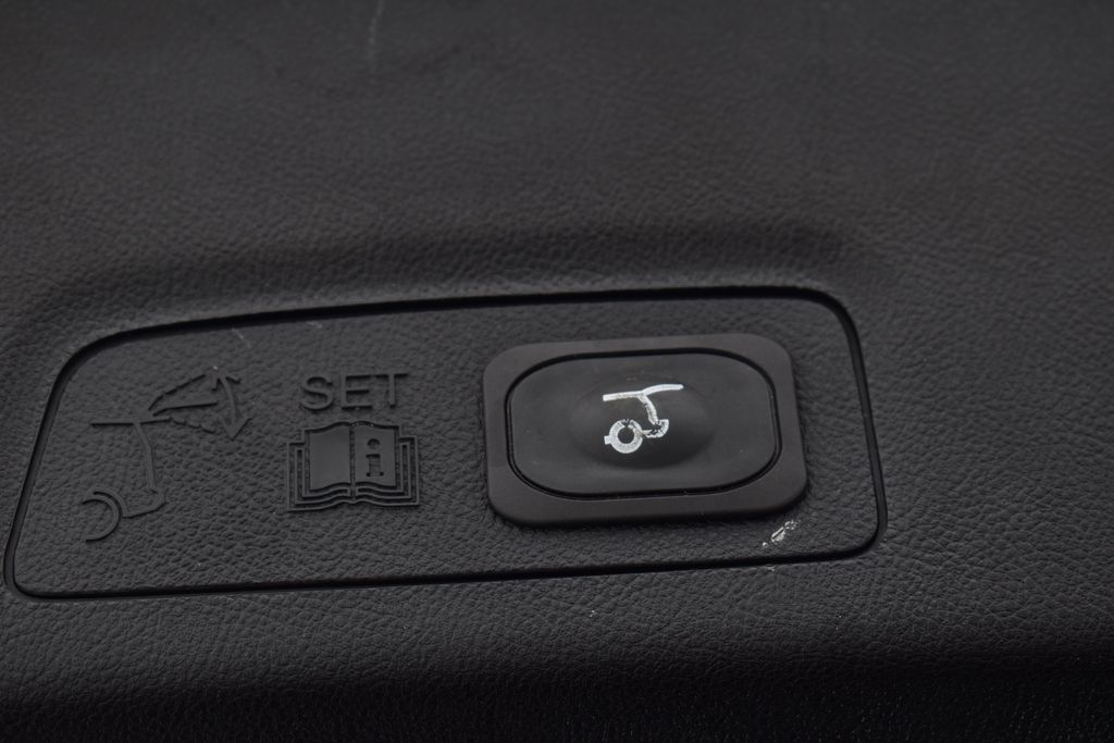 Thumbnail: 2019 Lincoln MKC - 30