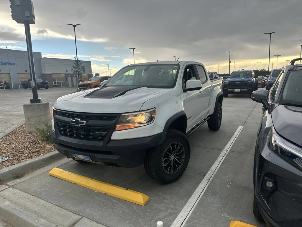 Summit White 2017 Chevrolet Colorado Pickup Truck Four-Wheel Drive 8-Speed Automatic