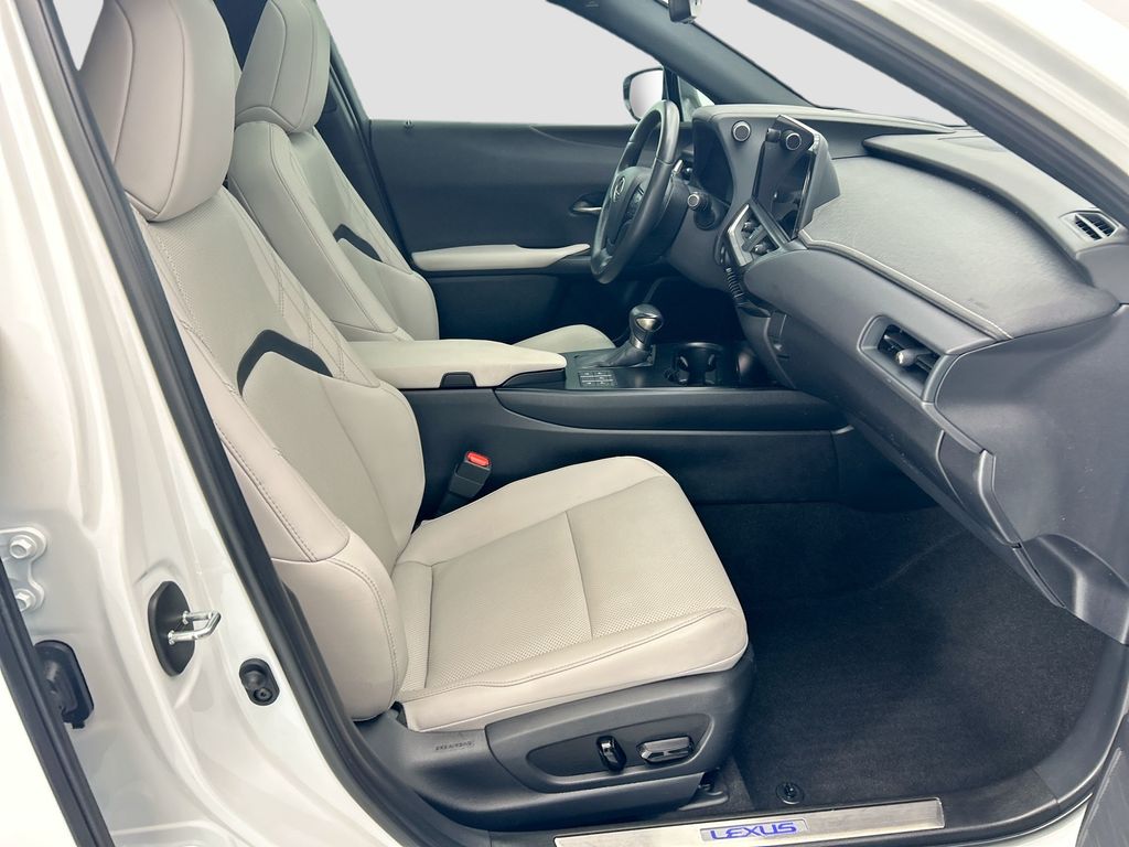 Thumbnail: 2024 Lexus UX - 19