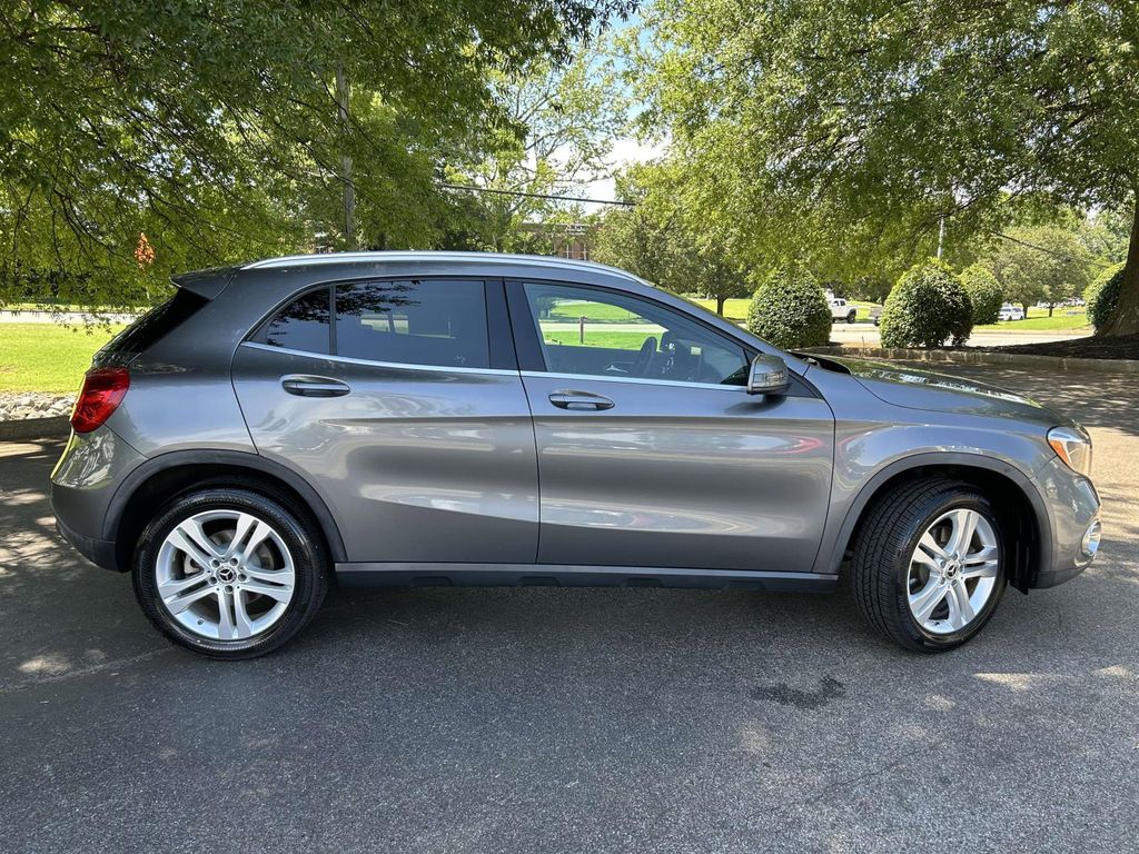 Used 2018 Gray Mercedes-Benz GLA 250 image 2