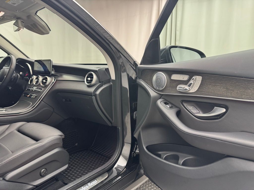 2020 Mercedes-Benz GLC 300 19
