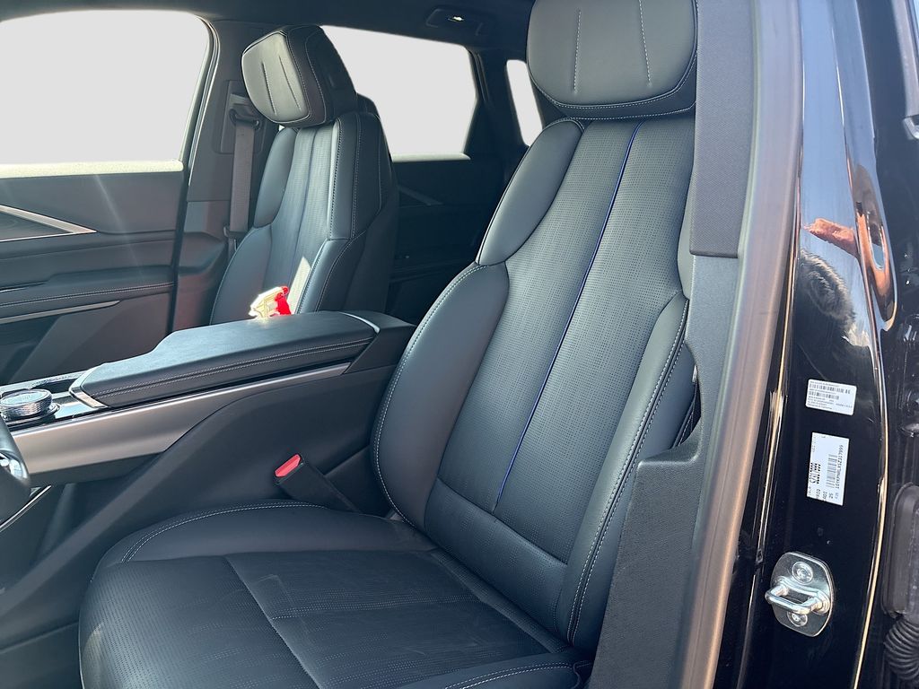 Used 2025 Black Cadillac Luxury image 21