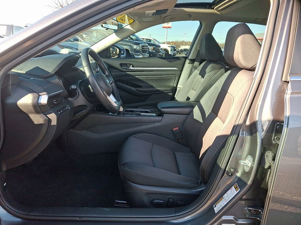 Thumbnail: 2021 Nissan Altima - 14