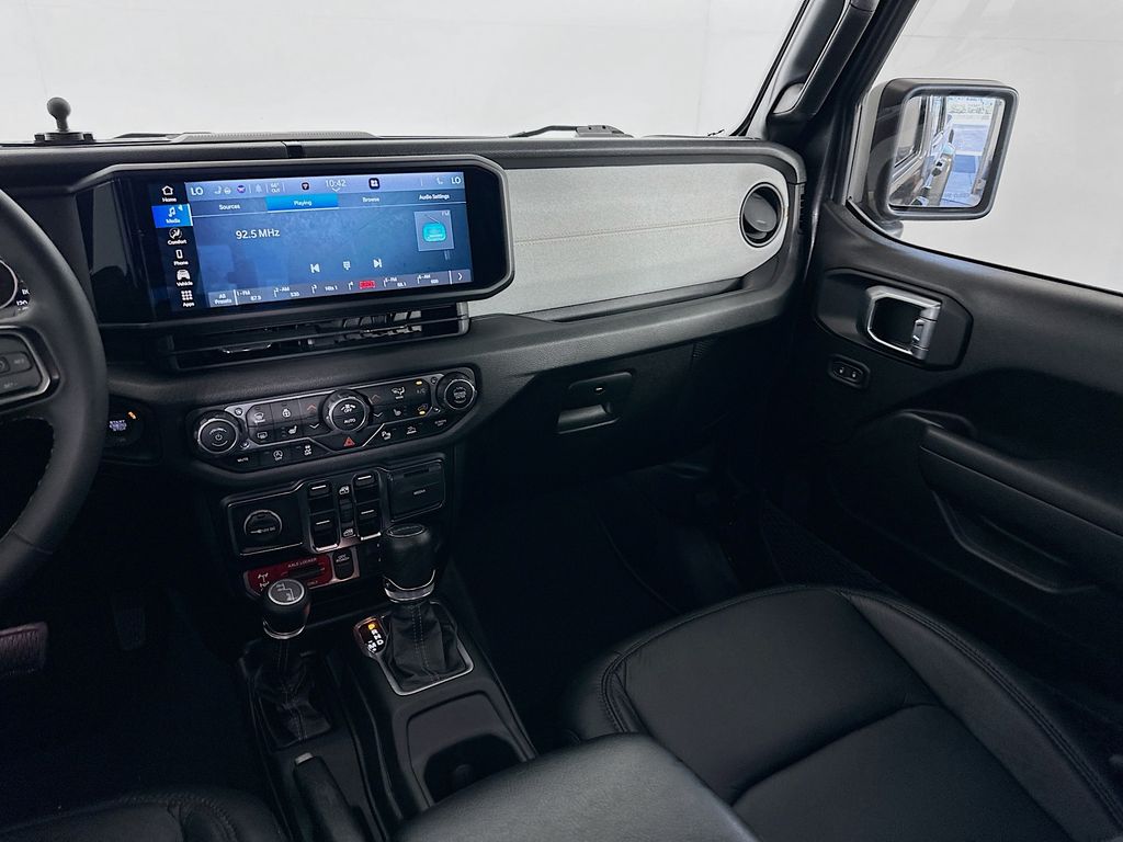 Thumbnail: 2024 Jeep Gladiator - 22