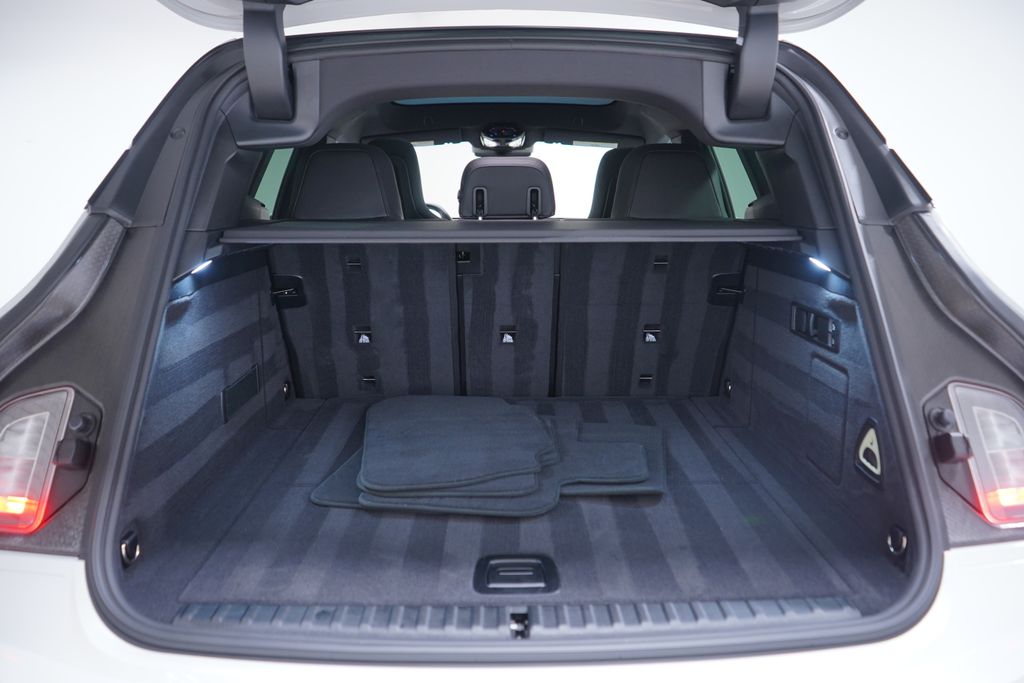 Thumbnail: 2026 BMW iX - 21