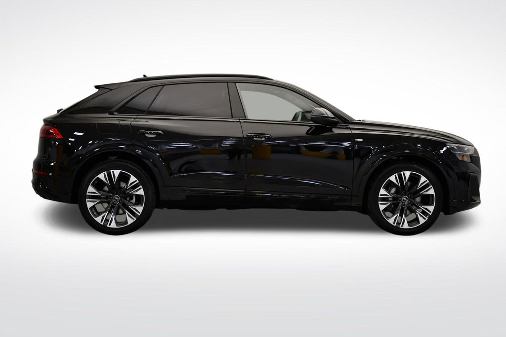 Thumbnail: 2026 Audi Q8 - 6