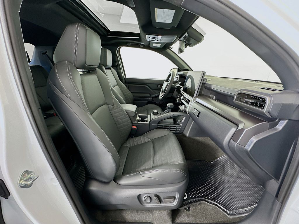 Thumbnail: 2025 Toyota 4Runner - 29