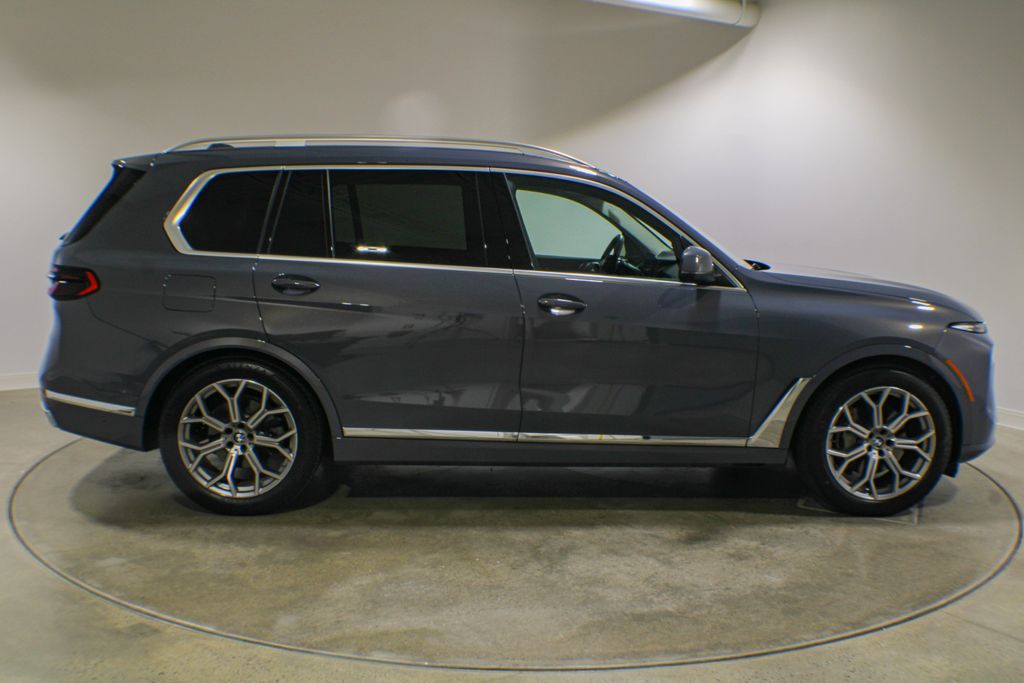 Used 2023  BMW xDrive40i image 6