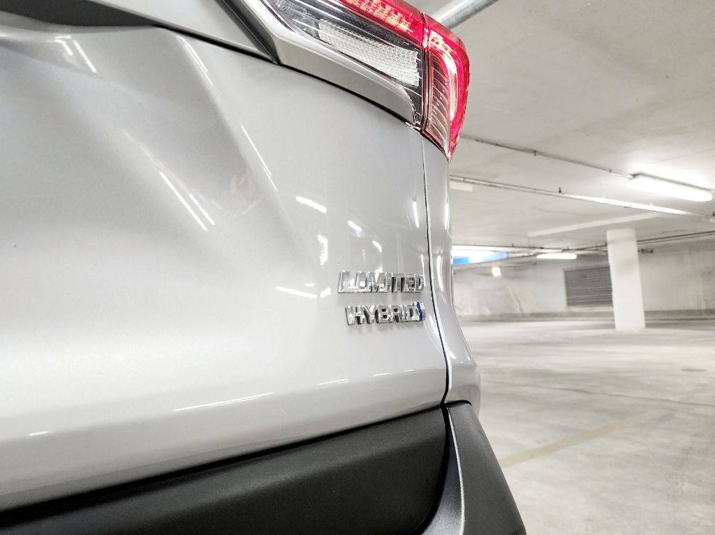 2019 Toyota RAV4 Hybrid Limited 11