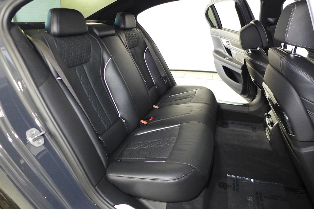 Thumbnail: 2022 BMW 7 Series - 19