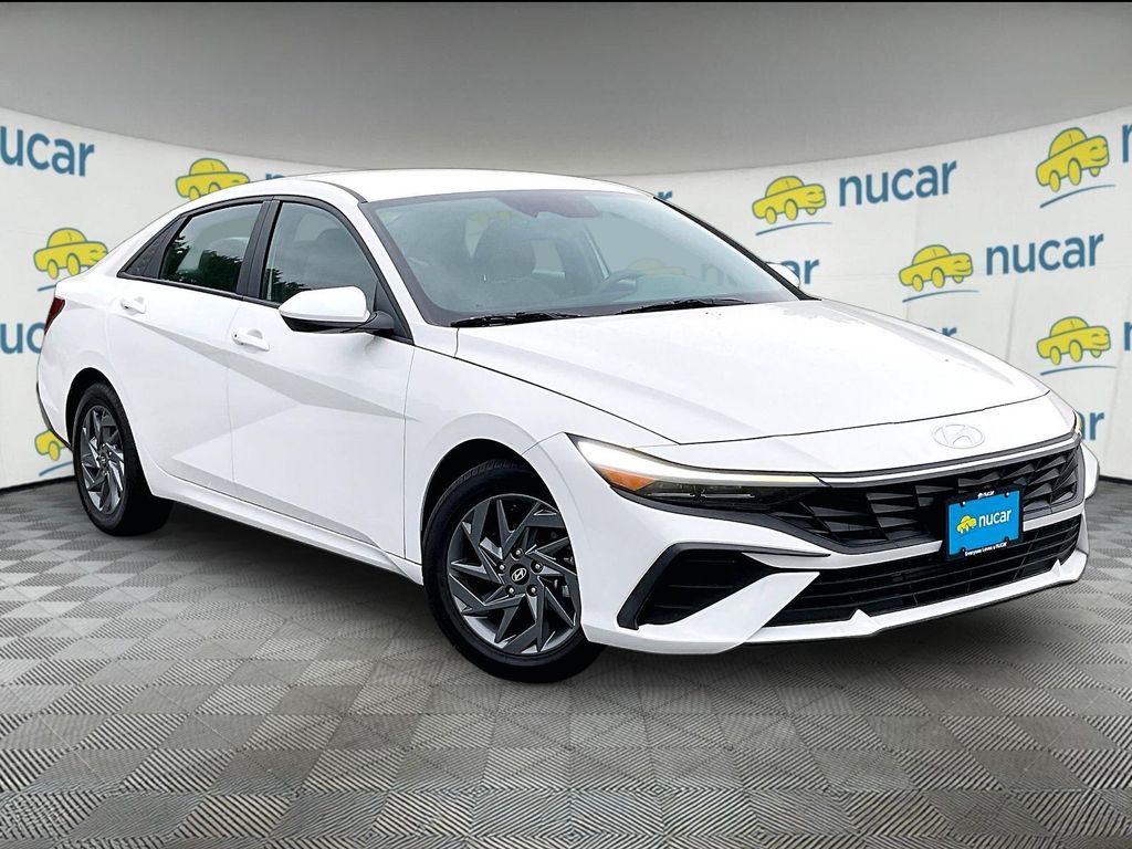 2024 Hyundai Elantra — photo 1