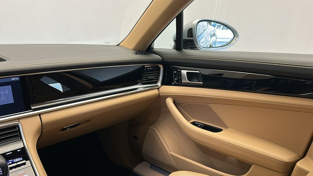 2020 Porsche Panamera Base 26