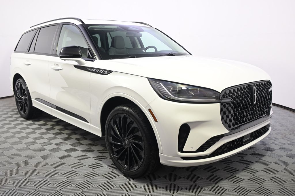 New 2026 White Lincoln Reserve image 8