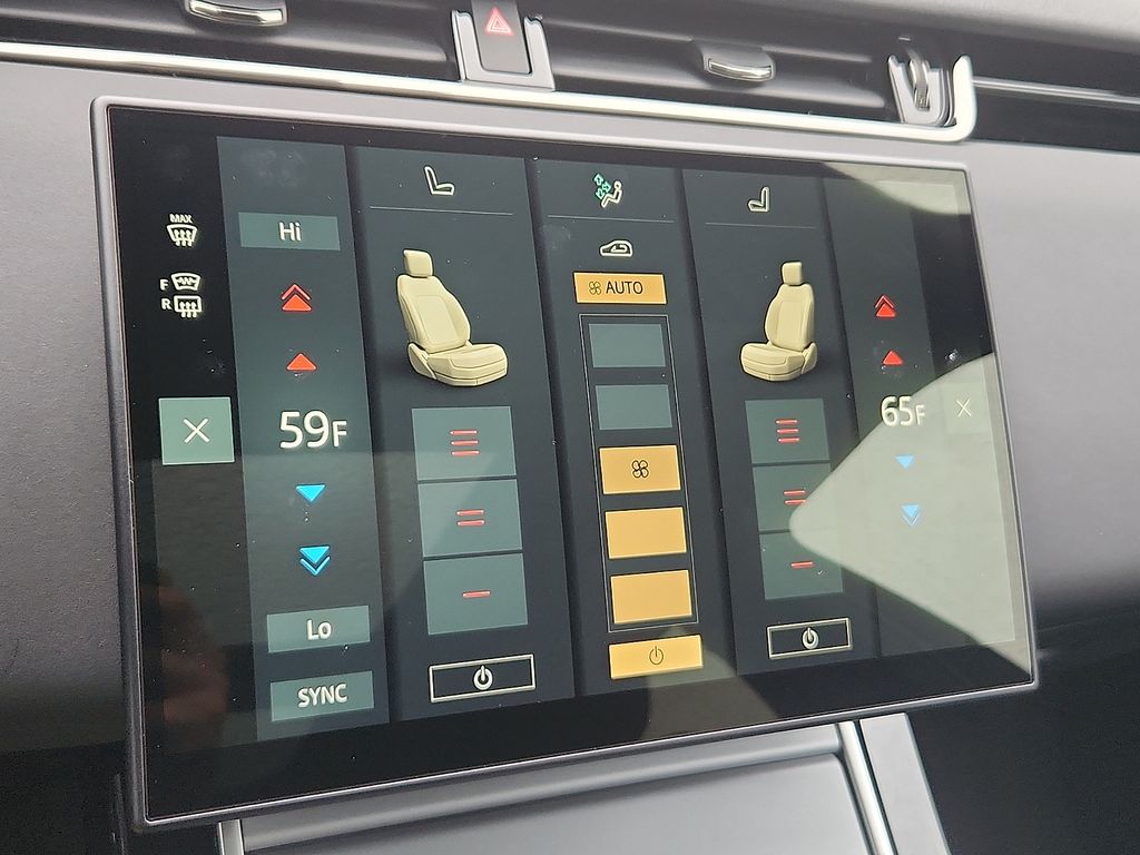 Thumbnail: 2024 Land Rover Range Rover Evoque - 16