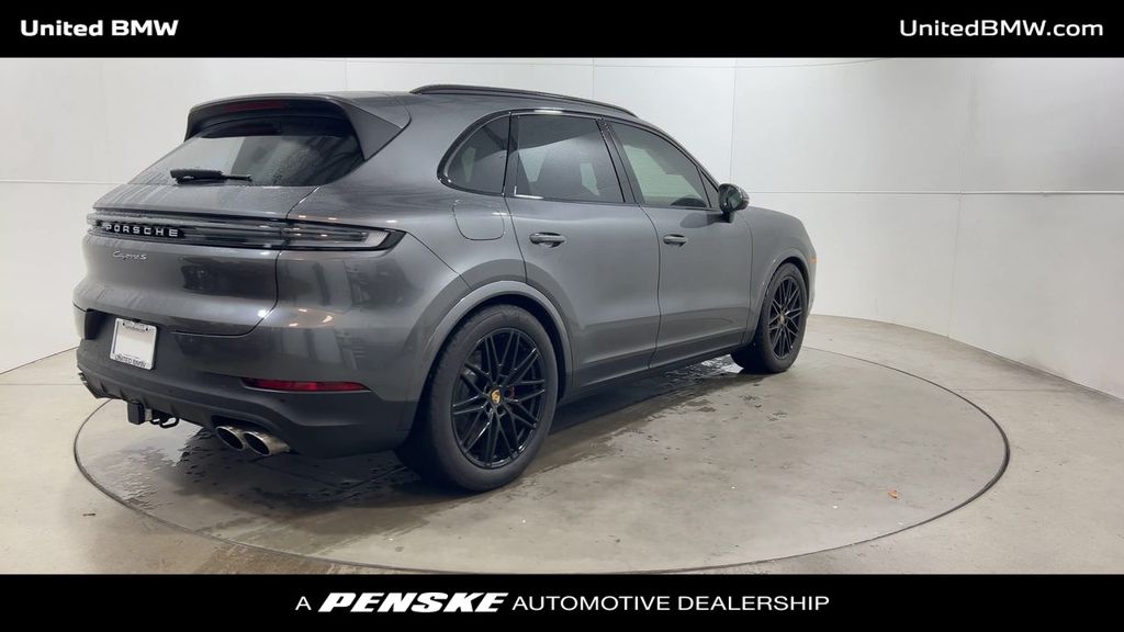 Thumbnail: 2024 Porsche Cayenne - 8