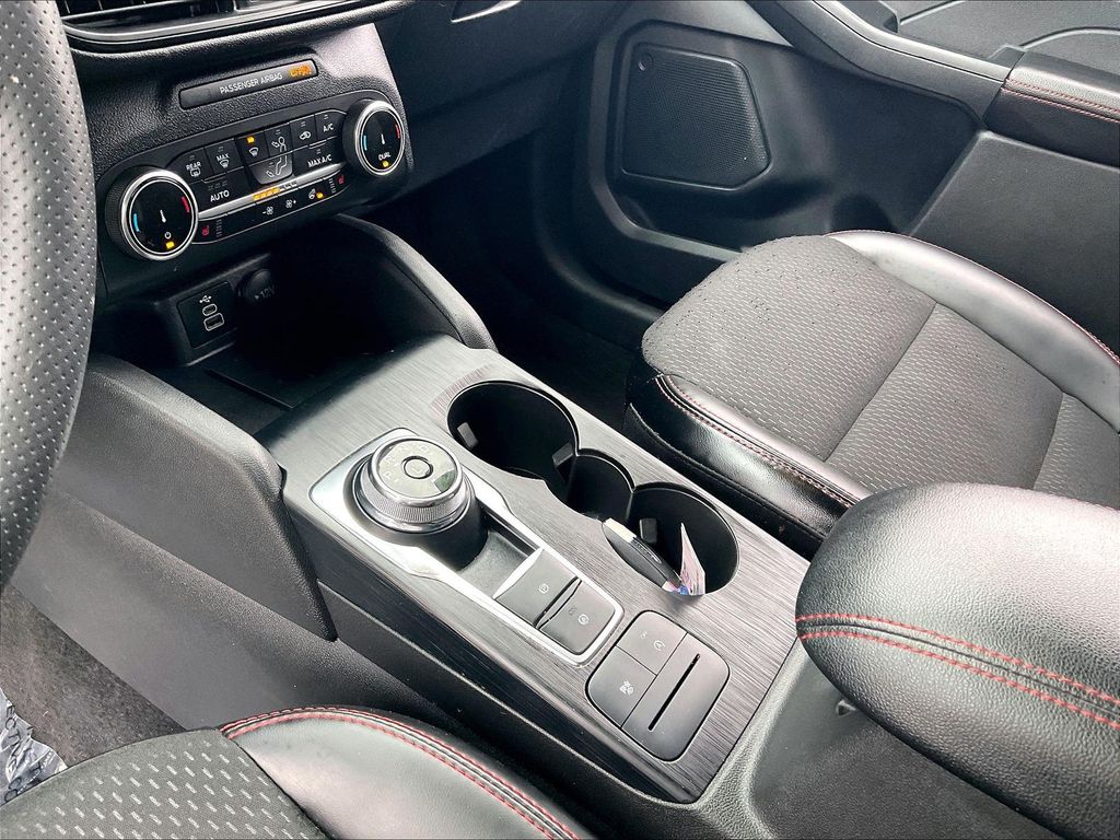 2025 Ford Escape — photo 19