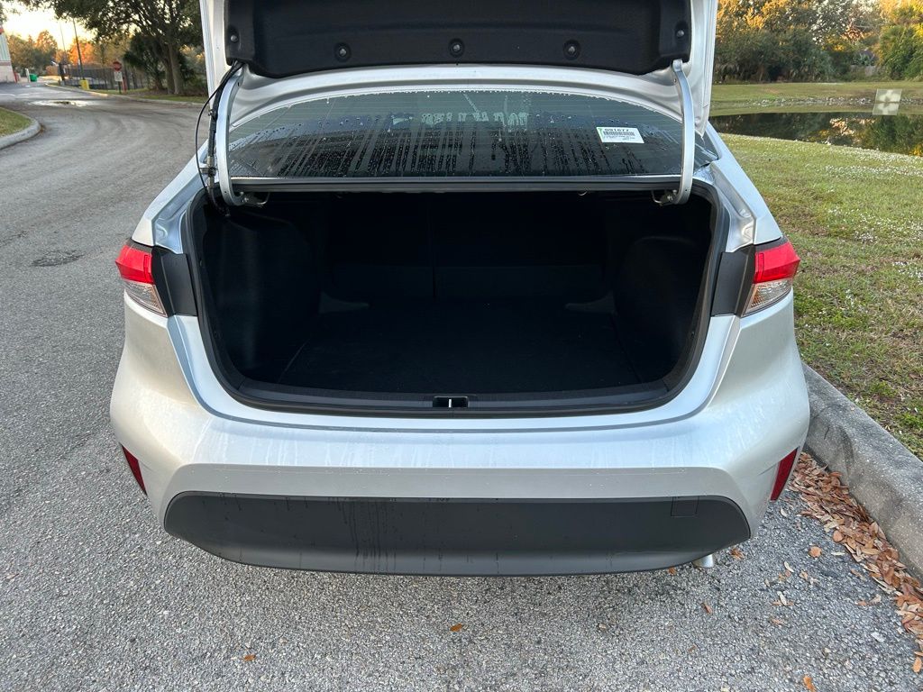 Thumbnail: 2025 Toyota Corolla - 10